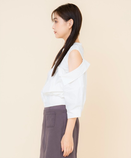 REDYAZEL（レディアゼル）の「シャツレイヤードトップス（Tシャツ/カットソー・レディース・ベージュ/ネイビー/オフホワイト・FREE）」の8枚目の写真