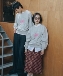 吹き寄せられたスウェット