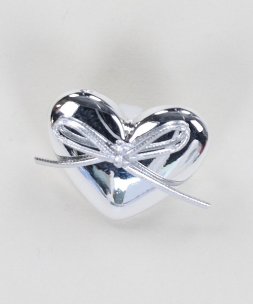 SPINNS(スピンズ)の「リボンシルバーハート 靴紐アクセサリー / シューレースチャーム(シューズアクセサリー・レディース・シルバー×ブラック/シルバー系その他・ONESIZE)」の7枚目の写真