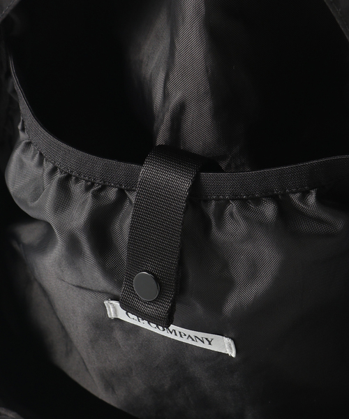 C.P. COMPANY（シーピーカンパニー）の「【C.P. Company / シーピーカンパニー】ACCESSORIES BACK PACK（バックパック/リュック・メンズ・ブラック・FREE）」の9枚目の写真
