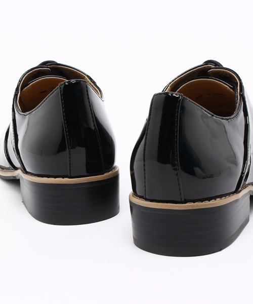 CIAOPANIC（チャオパニック）の「【Ciaopanic】エナメルレースアップSHO（その他シューズ・レディース・ホワイト/ブラック・38/36/37）」の3枚目の写真