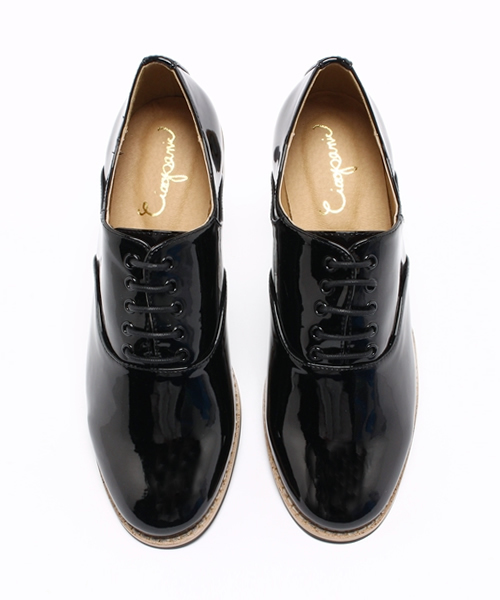 CIAOPANIC（チャオパニック）の「【Ciaopanic】エナメルレースアップSHO（その他シューズ・レディース・ホワイト/ブラック・38/36/37）」の4枚目の写真