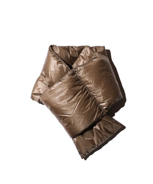 NANGA(ナンガ)の「NANGA/ナンガ PORTABLE LIGHT DOWN MUFFLERポータブルライトダウンマフラー(ユニセックス)(マフラー・メンズ・ブラック/ベージュ/ネイビー/モカ/カーキ・FREE)」の4枚目の写真