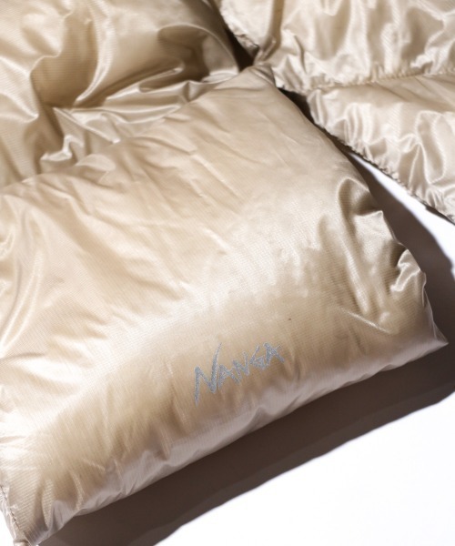 NANGA(ナンガ)の「NANGA/ナンガ PORTABLE LIGHT DOWN MUFFLERポータブルライトダウンマフラー(ユニセックス)(マフラー・メンズ・ブラック/ベージュ/ネイビー/モカ/カーキ・FREE)」の14枚目の写真