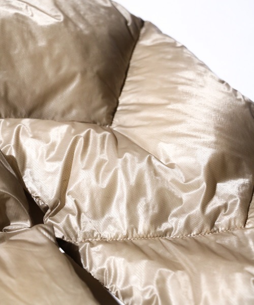 NANGA(ナンガ)の「NANGA/ナンガ PORTABLE LIGHT DOWN MUFFLERポータブルライトダウンマフラー(ユニセックス)(マフラー・メンズ・ブラック/ベージュ/ネイビー/モカ/カーキ・FREE)」の15枚目の写真