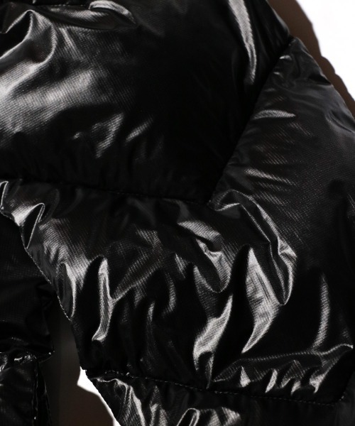 NANGA(ナンガ)の「NANGA/ナンガ PORTABLE LIGHT DOWN MUFFLERポータブルライトダウンマフラー(ユニセックス)(マフラー・メンズ・ブラック/ベージュ/ネイビー/モカ/カーキ・FREE)」の8枚目の写真