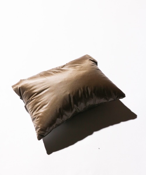 NANGA(ナンガ)の「NANGA/ナンガ PORTABLE LIGHT DOWN MUFFLERポータブルライトダウンマフラー(ユニセックス)(マフラー・メンズ・ブラック/ベージュ/ネイビー/モカ/カーキ・FREE)」の22枚目の写真