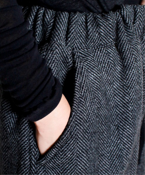 HARVESTY(ハーベスティ)の「HARVESTY / ハーベスティー DOUBLE FACE WOOL TWEED CROPPED EASY CIRCUS PANTS ツイード イージー サーカスパンツ(その他パンツ・レディース・ブラウン/チャコールグレー・1/2)」の7枚目の写真