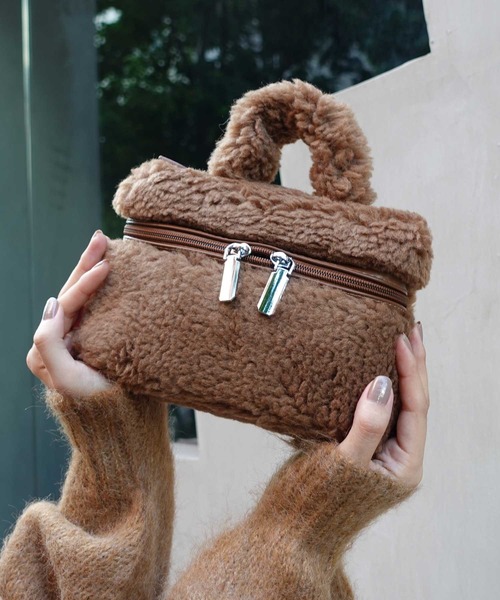 CORNERS(コーナーズ)の「ボアバニティミニバッグ(ショルダーバッグ・レディース・アイボリー/ブラウン/ベージュ・FREE)」の3枚目の写真