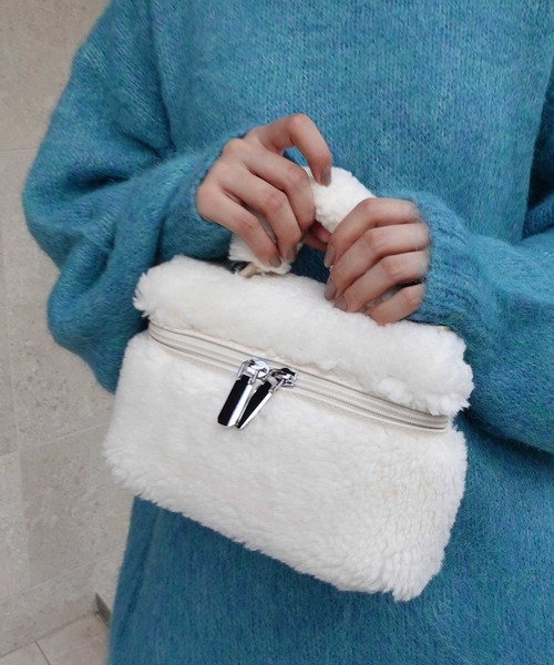 CORNERS(コーナーズ)の「ボアバニティミニバッグ(ショルダーバッグ・レディース・アイボリー/ブラウン/ベージュ・FREE)」の2枚目の写真