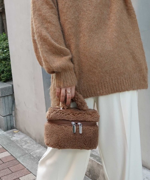 CORNERS(コーナーズ)の「ボアバニティミニバッグ(ショルダーバッグ・レディース・アイボリー/ブラウン/ベージュ・FREE)」の9枚目の写真