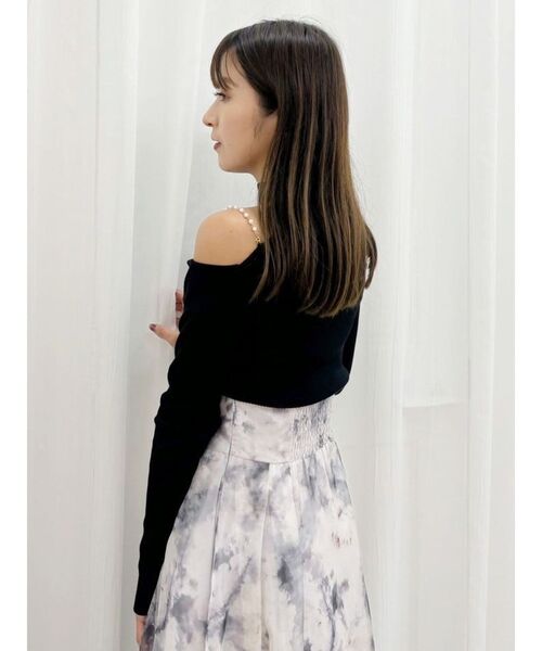 MERCURYDUO（マーキュリーデュオ）の「ショルダーパールチェーンロングスリーブニット（ニット/セーター・レディース・アイボリー/ブラック/チャコールグレー・FREE）」の19枚目の写真