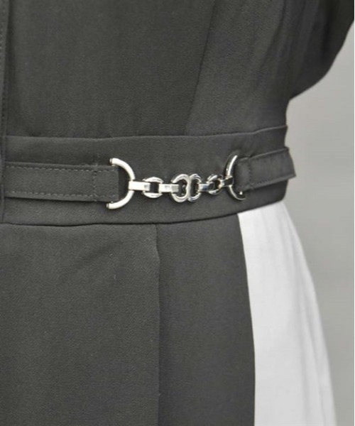 axes femme POETIQUE（アクシーズファムポエティック）の「チェーン付バイカラーワンピース（ワンピース・レディース・ブルーグリーン/ブラック/パープル・MEDIUM）」の8枚目の写真