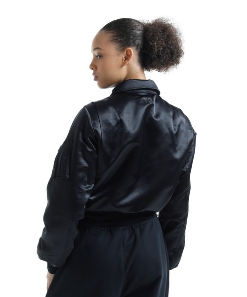 Y-3(ワイスリー)の「W BOMBER JKT(ブルゾン・レディース・ブラック・X-SMALL/SMALL/XX-SMALL/MEDIUM)」の2枚目の写真