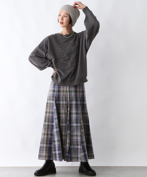 LEPSIM(レプシィム)の「パッチワークロゴプルオーバー 252922(スウェット・レディース・杢グレー/チャコールグレー/レッド・FREE)」の15枚目の写真