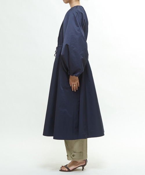 martinique（マルティニーク）の「タンブラータフタギャザーコート（その他アウター・レディース・オフホワイト/ネイビー/カーキ・FREE）」の10枚目の写真