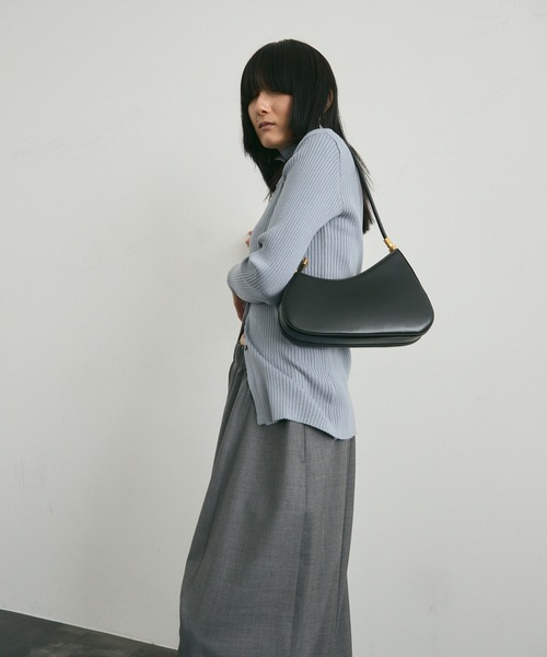 Lutim by u（ルチバイユー）の「Curve cut handbag / カーブカットハンドバック（ハンドバッグ・レディース・ブラック/ブラウン/ダークブラウン・FREE）」の4枚目の写真