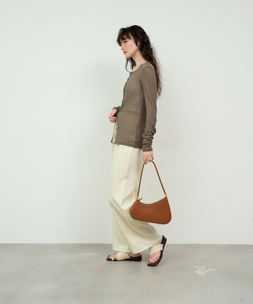 Lutim by u（ルチバイユー）の「Curve cut handbag / カーブカットハンドバック（ハンドバッグ・レディース・ブラック/ブラウン/ダークブラウン・FREE）」の11枚目の写真