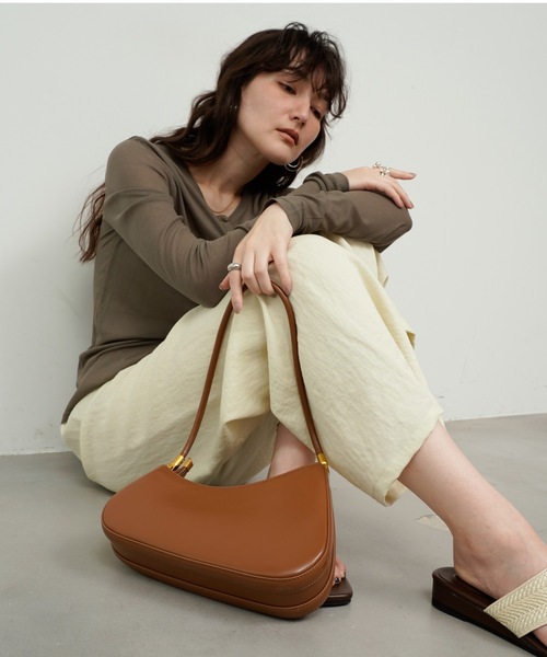 セール】Curve cut handbag / カーブカットハンドバック