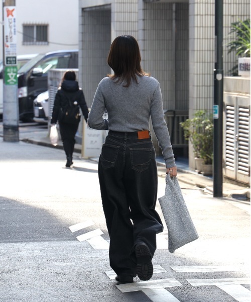 SOMETHING(サムシング)の「SOMETHING(サムシング)【WEB限定】「HANA」タックテーパード(デニムパンツ・レディース・ブラック・XS/S/L/M)」の3枚目の写真