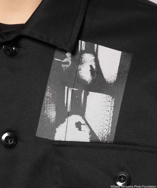 niko and...（ニコアンド）の「【森山大道】コラボシャツ（シャツ/ブラウス・メンズ・オフホワイト/チャコール・MEDIUM/LARGE）」の5枚目の写真