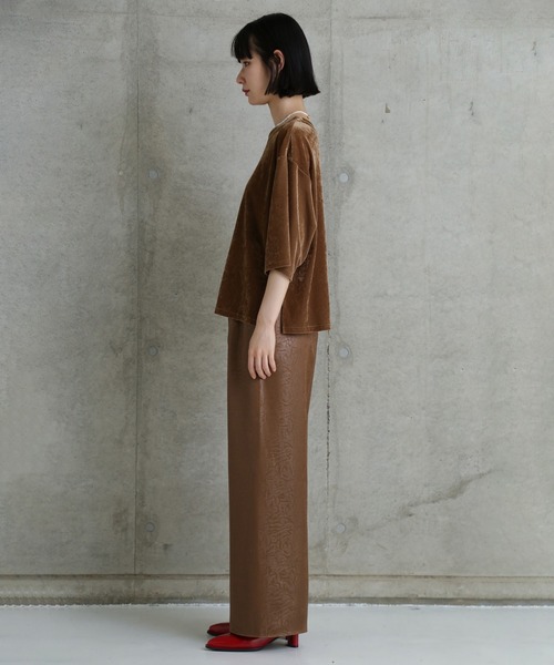 CHIGNON(シニヨン)の「(CHUGNON)ベロアメッシュTシャツ(Tシャツ/カットソー・レディース・ホワイト/ブラウン・ONE SIZE)」の12枚目の写真