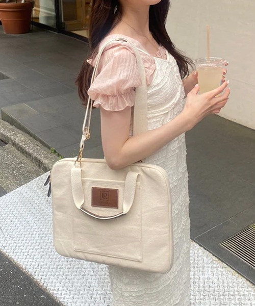 merrylatte（メリーラテ）の「2wayキャンバスPCケース（トートバッグ・レディース・アイボリー・FREE）」の3枚目の写真