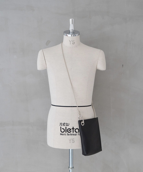 Senti(センティ)の「SENTI センティ / SHRINK LEATHER MINI SHOULDER BAG シュリンクレザーミニショルダーバッグ / 3035(ショルダーバッグ・メンズ・ブラック/ブラック系その他/アイボリー・FREE)」の16枚目の写真