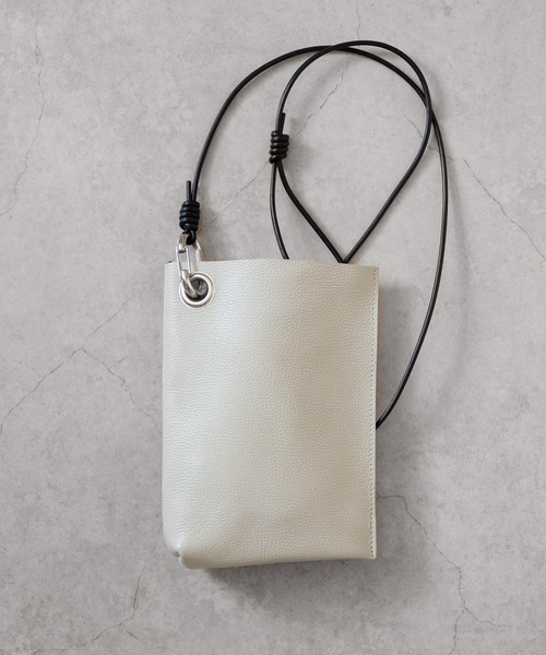 Senti(センティ)の「SENTI センティ / SHRINK LEATHER MINI SHOULDER BAG シュリンクレザーミニショルダーバッグ / 3035(ショルダーバッグ・メンズ・ブラック/ブラック系その他/アイボリー・FREE)」の20枚目の写真