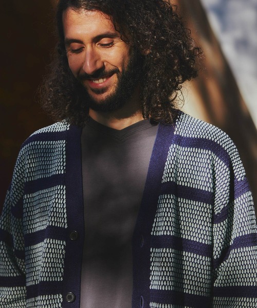 The DUFFER of ST.GEORGE（ザダファーオブセントジョージ）の「[INDIGO LABEL] INDIGO TUCK BORDER CARDIGAN：インディゴ タックボーダー カーディガン（カーディガン/ボレロ・メンズ・ダークインディゴブルー・MEDIUM/LARGE/X-LARGE）」の5枚目の写真