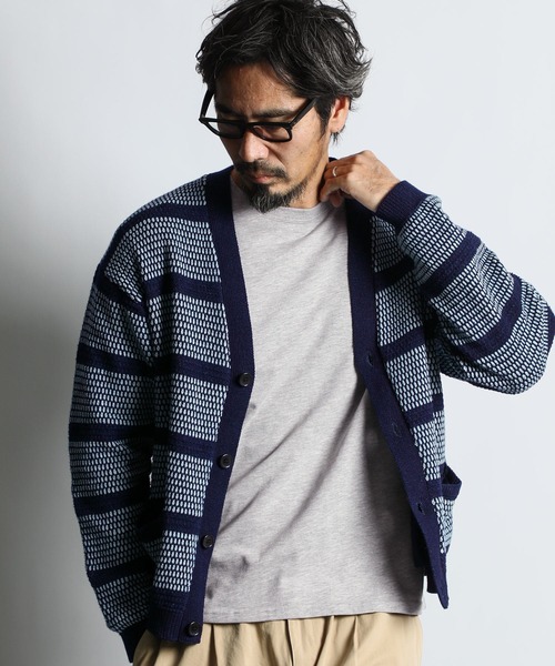 The DUFFER of ST.GEORGE（ザダファーオブセントジョージ）の「[INDIGO LABEL] INDIGO TUCK BORDER CARDIGAN：インディゴ タックボーダー カーディガン（カーディガン/ボレロ・メンズ・ダークインディゴブルー・MEDIUM/LARGE/X-LARGE）」の2枚目の写真