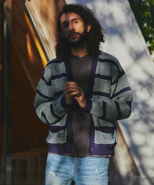 The DUFFER of ST.GEORGE（ザダファーオブセントジョージ）の「[INDIGO LABEL] INDIGO TUCK BORDER CARDIGAN：インディゴ タックボーダー カーディガン（カーディガン/ボレロ・メンズ・ダークインディゴブルー・MEDIUM/LARGE/X-LARGE）」の4枚目の写真