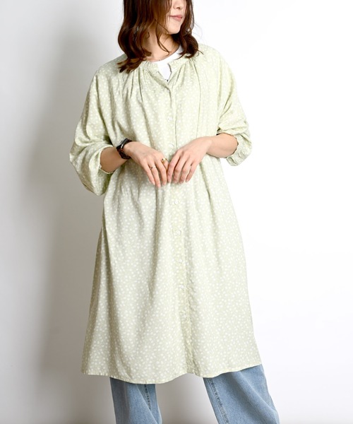 MARAI(マーライ)の「花柄 前開きシャツワンピース 長袖 ロング丈(シャツワンピース・レディース・グレー/チャコール/ライトグリーン・フリー)」の3枚目の写真