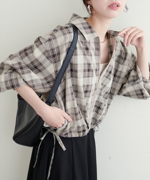 natural couture(ナチュラルクチュール)の「裾ドロストブルゾン(ブルゾン・レディース・アイボリー/イエロー/モカ/その他1・FREE)」の4枚目の写真