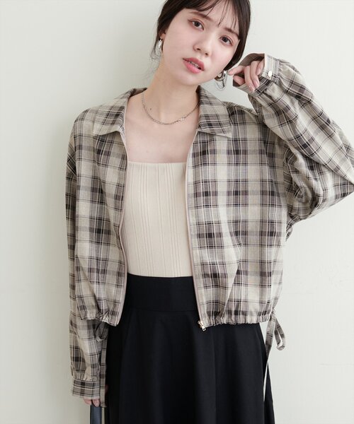 natural couture(ナチュラルクチュール)の「裾ドロストブルゾン(ブルゾン・レディース・アイボリー/イエロー/モカ/その他1・FREE)」の8枚目の写真