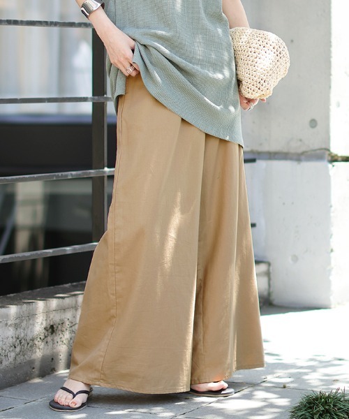 HUG.U（ハグユー）の「ダブルコットン ワイドパンツ（その他パンツ・レディース・ブラック/ベージュ/ネイビー/ホワイト/グリーン/カーキ/イエロー/ブラック系その他/レッド系その他/ブルー系その他・M(トール丈)/L(トール丈)/L(レギュラー丈)/M(レギュラー丈)）」の4枚目の写真