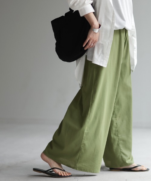 HUG.U（ハグユー）の「ダブルコットン ワイドパンツ（その他パンツ・レディース・ブラック/ベージュ/ネイビー/ホワイト/グリーン/カーキ/イエロー/ブラック系その他/レッド系その他/ブルー系その他・M(トール丈)/L(トール丈)/L(レギュラー丈)/M(レギュラー丈)）」の5枚目の写真