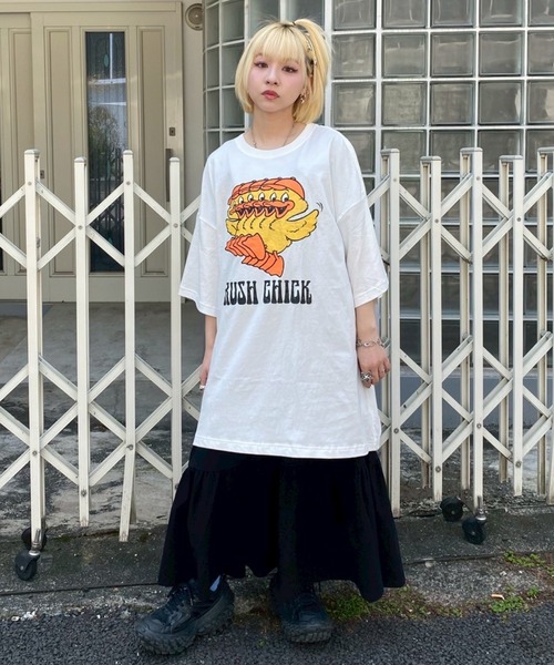 Candy Stripper(キャンディストリッパー)の「RUSH CHICK BIG BIG Tシャツ(Tシャツ/カットソー・レディース・ブラック/オフホワイト/ライトグリーン/ブルー・FREE)」の13枚目の写真