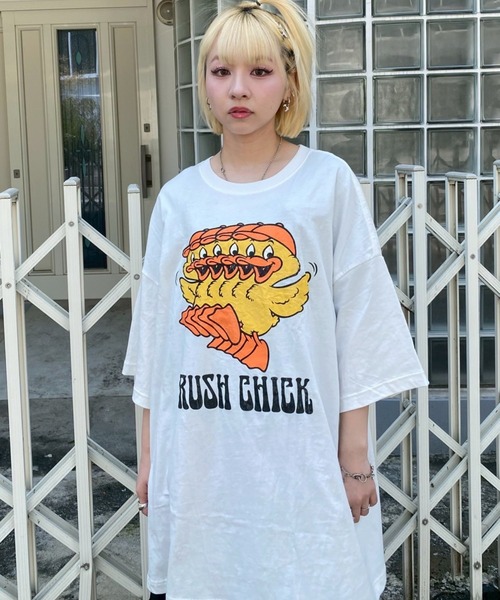 Candy Stripper(キャンディストリッパー)の「RUSH CHICK BIG BIG Tシャツ(Tシャツ/カットソー・レディース・ブラック/オフホワイト/ライトグリーン/ブルー・FREE)」の10枚目の写真