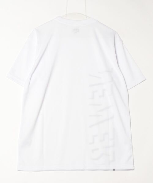 NEW ERA(ニューエラ)の「ニューエラ PA SS TECH TEE VERTICAL LOGO WHI(Tシャツ/カットソー・メンズ・ホワイト・L/M/LL)」の2枚目の写真