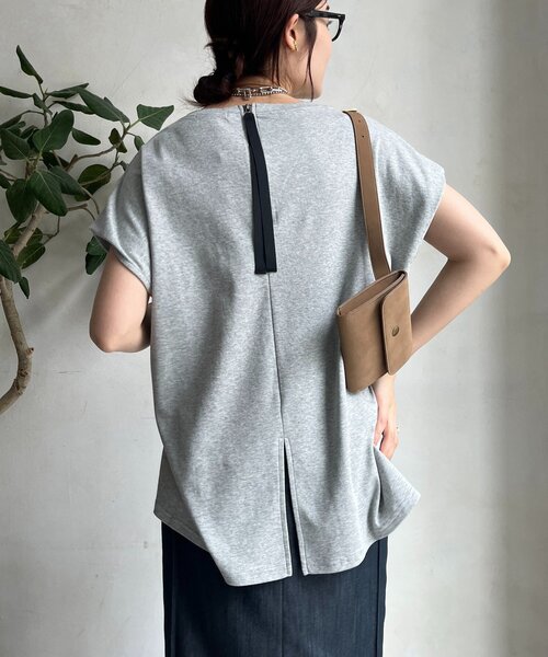 DouDou(ドゥドゥ)の「【WEB限定】バックジップフォトプリントTEE(Tシャツ/カットソー・レディース・ダークグレー/オフホワイト/グレー・FREE)」の14枚目の写真