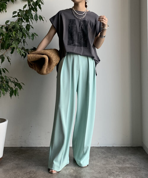 DouDou(ドゥドゥ)の「【WEB限定】バックジップフォトプリントTEE(Tシャツ/カットソー・レディース・ダークグレー/オフホワイト/グレー・FREE)」の17枚目の写真