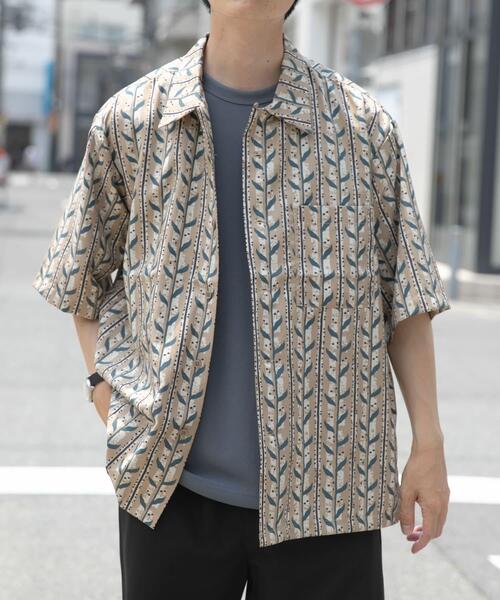 ITEMS URBANRESEARCH(アイテムズ アーバンリサーチ)の「リーフプリントオープンカラー半袖シャツ(シャツ/ブラウス・メンズ・ブラウン/ブラック/ベージュ・LARGE/MEDIUM)」の6枚目の写真