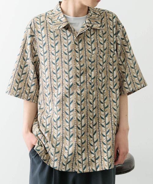 ITEMS URBANRESEARCH(アイテムズ アーバンリサーチ)の「リーフプリントオープンカラー半袖シャツ(シャツ/ブラウス・メンズ・ブラウン/ブラック/ベージュ・LARGE/MEDIUM)」の10枚目の写真