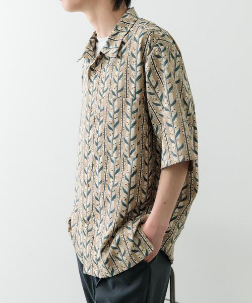 ITEMS URBANRESEARCH(アイテムズ アーバンリサーチ)の「リーフプリントオープンカラー半袖シャツ(シャツ/ブラウス・メンズ・ブラウン/ブラック/ベージュ・LARGE/MEDIUM)」の12枚目の写真