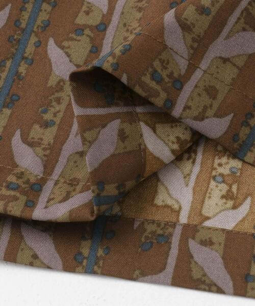 ITEMS URBANRESEARCH（アイテムズ アーバンリサーチ）の「リーフプリントオープンカラー半袖シャツ（シャツ/ブラウス・メンズ・ブラウン/ブラック/ベージュ・LARGE/MEDIUM）」の9枚目の写真