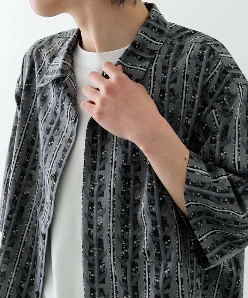 ITEMS URBANRESEARCH（アイテムズ アーバンリサーチ）の「リーフプリントオープンカラー半袖シャツ（シャツ/ブラウス・メンズ・ブラウン/ブラック/ベージュ・LARGE/MEDIUM）」の11枚目の写真