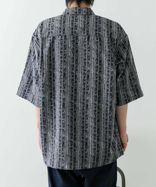 ITEMS URBANRESEARCH（アイテムズ アーバンリサーチ）の「リーフプリントオープンカラー半袖シャツ（シャツ/ブラウス・メンズ・ブラウン/ブラック/ベージュ・LARGE/MEDIUM）」の19枚目の写真