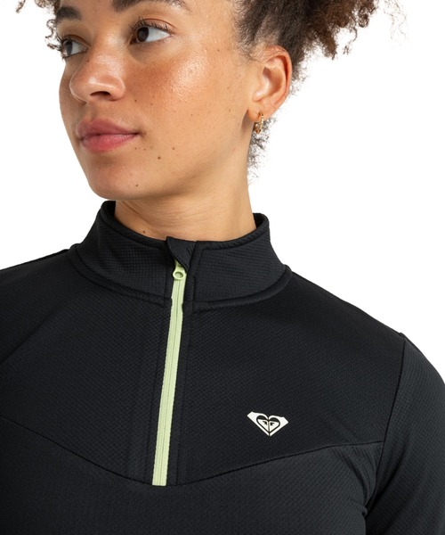 ROXY（ロキシー）の「WAVES OF WARMTH ZIP /ロキシー裏起毛ハーフジップタイトフィットトップス（その他トップス・レディース・ブラック・SMALL/X-SMALL）」の4枚目の写真