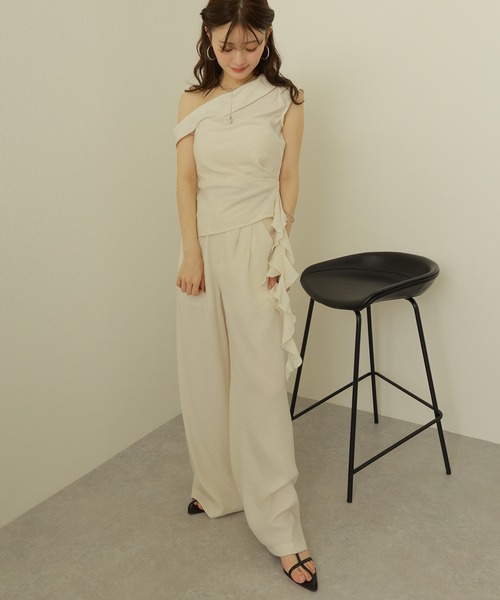 LAULEN(ローレン)の「asymmetry side ruffle setup /サイド ラッフル アシンメトリー セットアップ(セットアップ・レディース・アイボリー/ベージュ・M/S)」の15枚目の写真